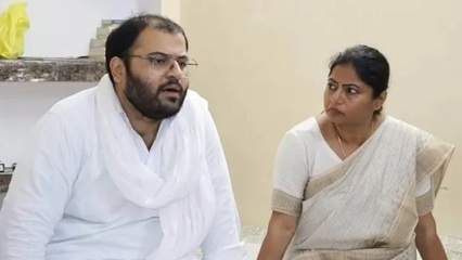 ‘पुरानी वफादारी या नया सियासी दांव?’ पल्लवी पटेल ने अतीक के बेटे अहजम से किया मुलाकात, सियासी हलचल तेज़