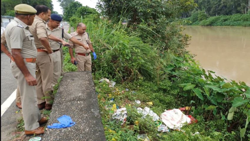 रुड़की में मर्डर मिस्ट्री: महिला की गला रेतकर निर्मम हत्या, गंगनहर किनारे लाश मिलने से फैली सनसनी; जांच में जुटी पुलिस
