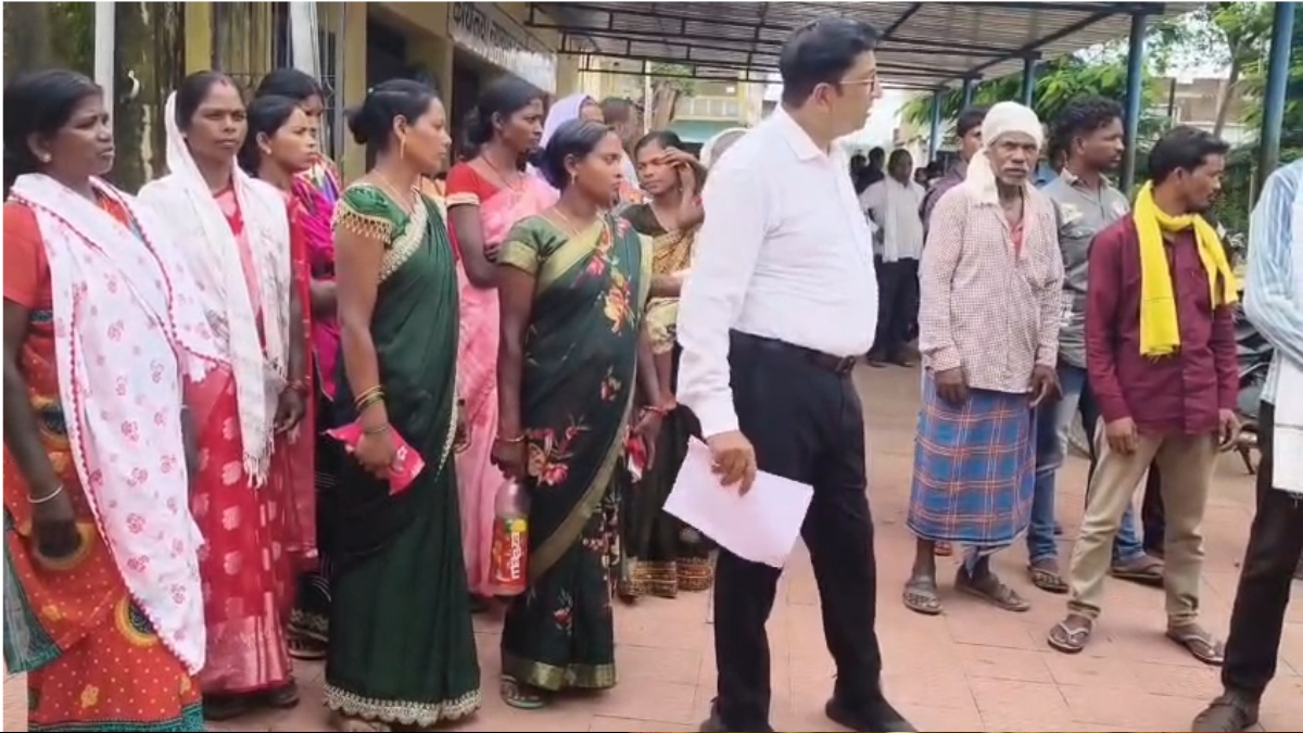 उपसरपंच समेत 20 पंचों का सामूहिक इस्तीफा: सरपंच की बर्खास्तगी का जताया विरोध, प्रशासन की कार्रवाई को बताया एकपक्षीय