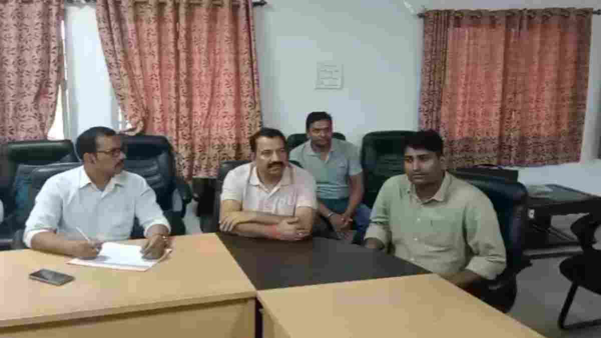 सतना में लोकायुक्त की बड़ी कार्रवाई: 96 हजार रुपए की रिश्वत लेते जिला सहकारी बैंक प्रबंधक ट्रैप, धान खरीदी में 3 प्रतिशत मांगा था कमीशन