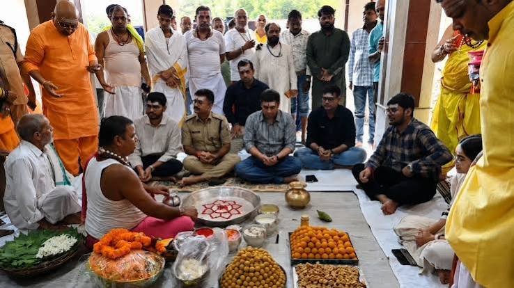 सावन मेला हुआ समाप्त, बाबा बैद्यनाथ मंदिर में फिर बहाल हुई स्पर्श पूजा की परंपरा