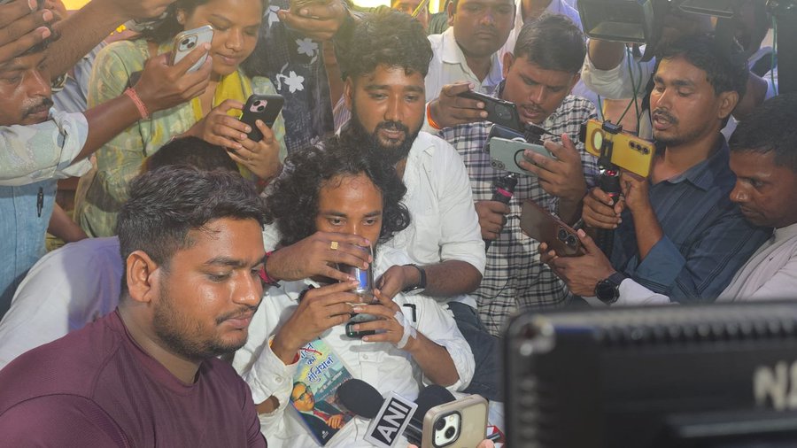Big News : JPSC आंदोलन में बड़ा मोड़,सोनम वांगचुक से बातचीत के बाद देवेंद्र नाथ महतो ने खत्म किया अनशन