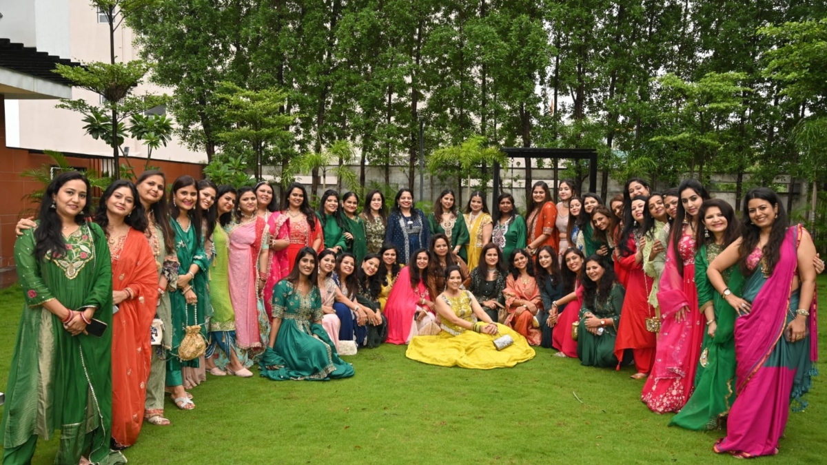 ‘सावन, श्रृंगार और दिवस’ के रंग में रंगा रोटरी क्लब ऑफ रायपुर कॉस्मो डिवाज, धूमधाम से मनाया गया तीज उत्सव
