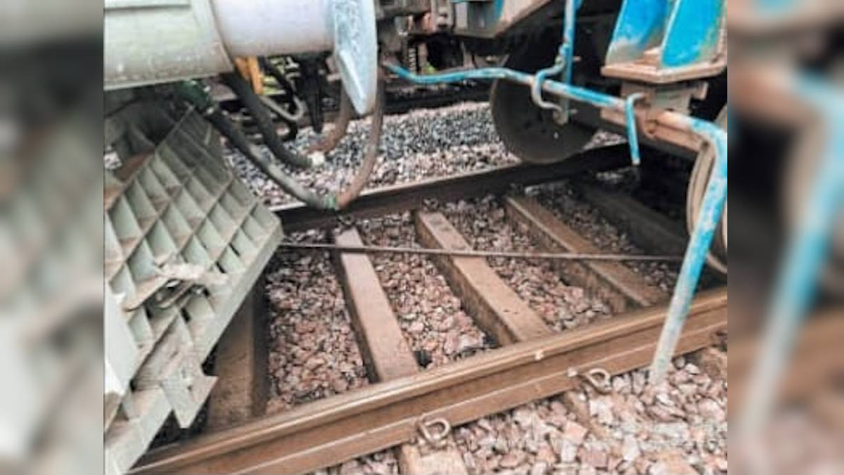 राजधानी में टला रेल हादसा, रेलवे ट्रेक पर रखा लोहे का पाइप, अज्ञात आरोपियों के खिलाफ दर्ज किया मामला…