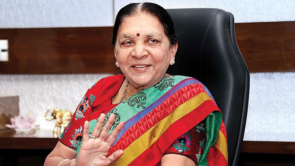 गुजरात की पहली महिला सीएम आनंदीबेन पटेल ने रचा इतिहास, यूपी में 7 साल से संभाल रही राज्यपाल का पद