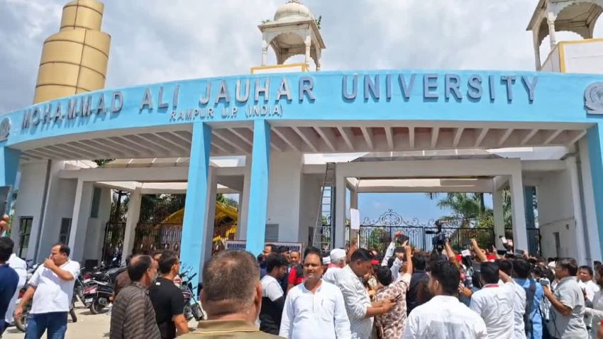 जौहर यूनिवर्सिटी के 38 भवनों पर बुलडोजर कार्रवाई पर रोक बरकरार: मुरादाबाद कमिश्नर कोर्ट से आजम खान को राहत