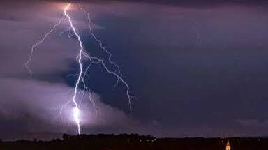 Hazaribagh Lightning Strike: हजारीबाग में वज्रपात का कहर, छात्रा समेत 2 लोगों की मौत, गांवों में पसरा मातम