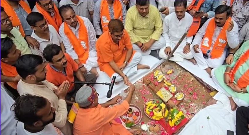दालमंडी में ₹215 करोड़ की परियोजना का भूमिपूजन, नवंबर तक 60 फीट चौड़ी सड़क का लक्ष्य
