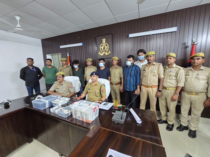वाराणसी से संचालित हो रहा था अरबों का फर्जीवाड़ा, जब पुलिस पहुंची तो सामने आया चौंकाने वाला सच