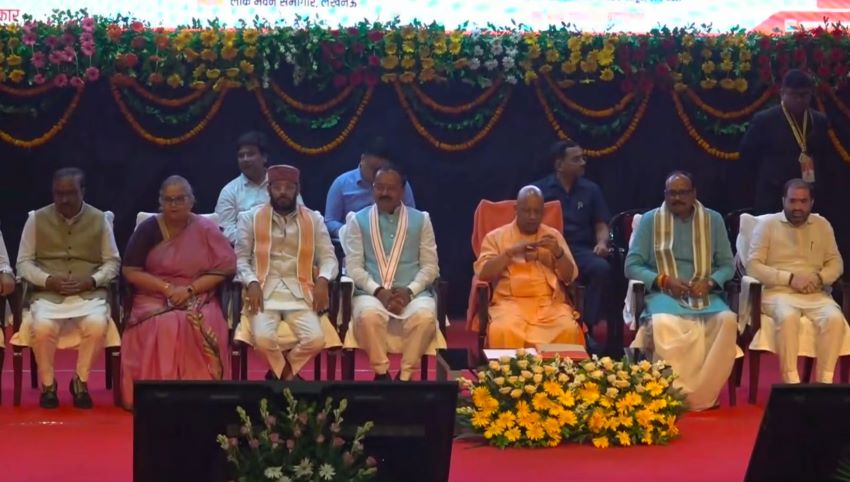 यूपी में कोटेदारों का कमीशन बढ़ा, अन्नपूर्णा भवनों में राशन के साथ अन्य सामान बेचने की तैयारी