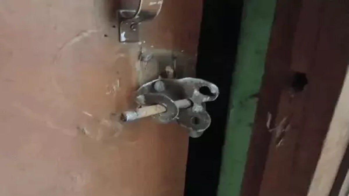 सुबह 6 बजे कूड़ा उठाने आईं महिलाएं और साफ हो गया पूरा घर! पानीपत में तिजोरी चोरी का अनोखा मामला