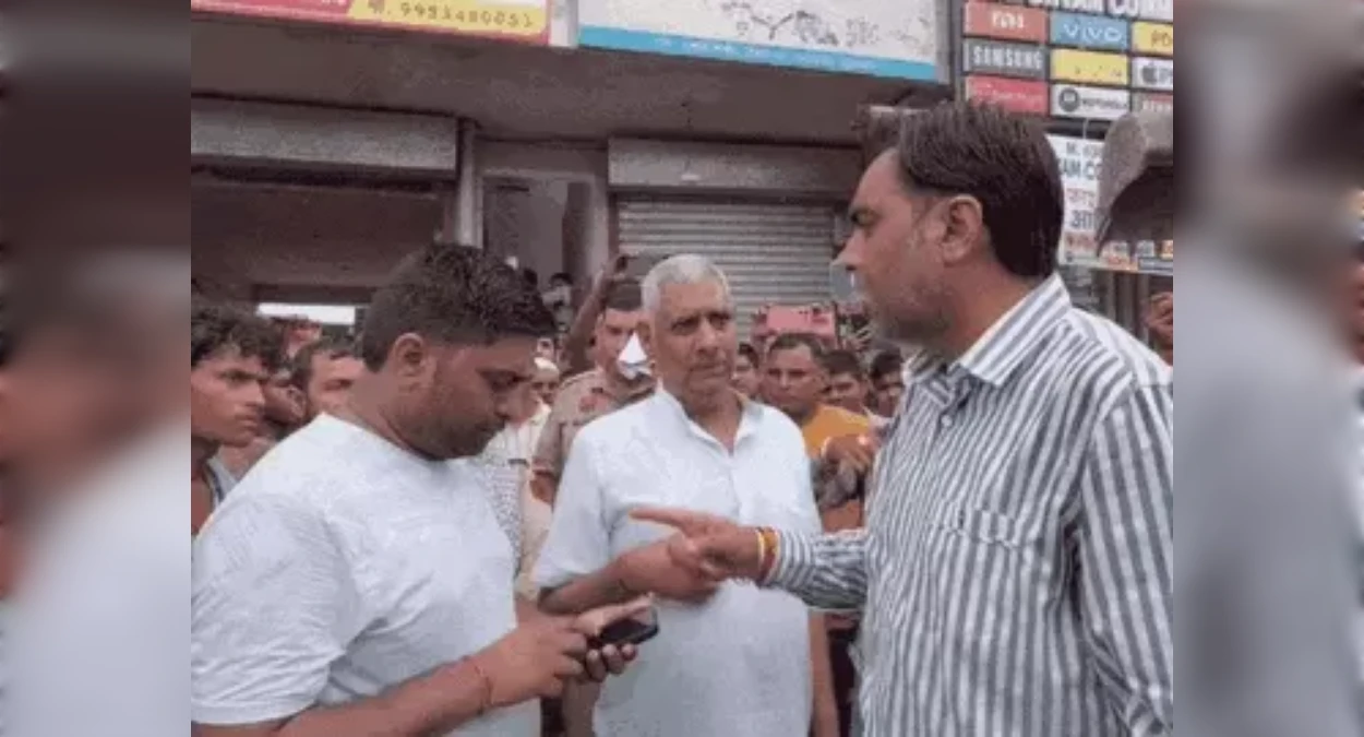 बुलडोजर एक्शन वाले अफसर पर 25 हजार जुर्माना, RTI में ऐसा क्या हुआ कि आयोग ने लगाई फटकार?