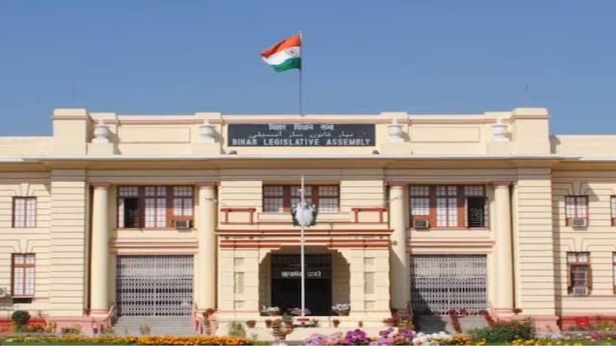 बिहार MLC चुनाव की घोषणा, 4 स्नातक और 4 शिक्षक निर्वाचन क्षेत्रों में होगा चुनाव, जानें मतदान की तारीख