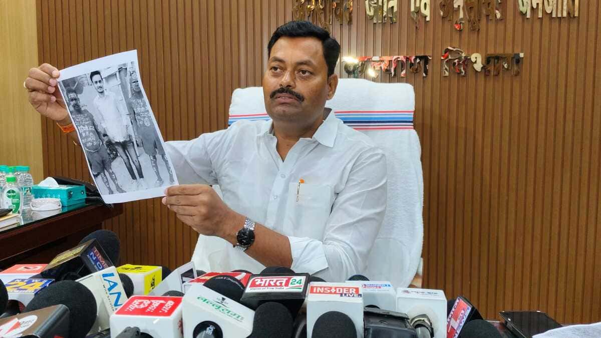 मंत्री लखेंद्र पासवान का पलटवार, तेजस्वी के आरोपों को बताया झूठ, आरजेडी नेता के घर से हथियार बरामद