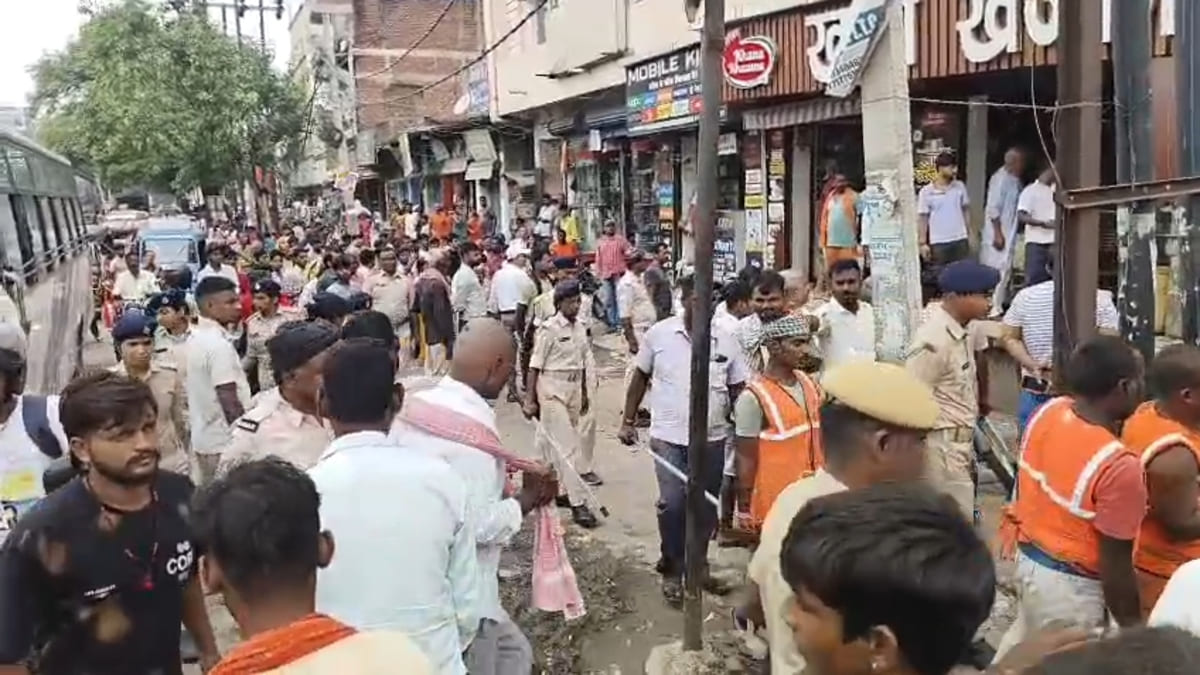 अतिक्रमण हटाओ अभियान पर दुकानदारों का फूटा गुस्सा, बिना नोटिस कार्रवाई पर हाईकोर्ट जाने की चेतावनी