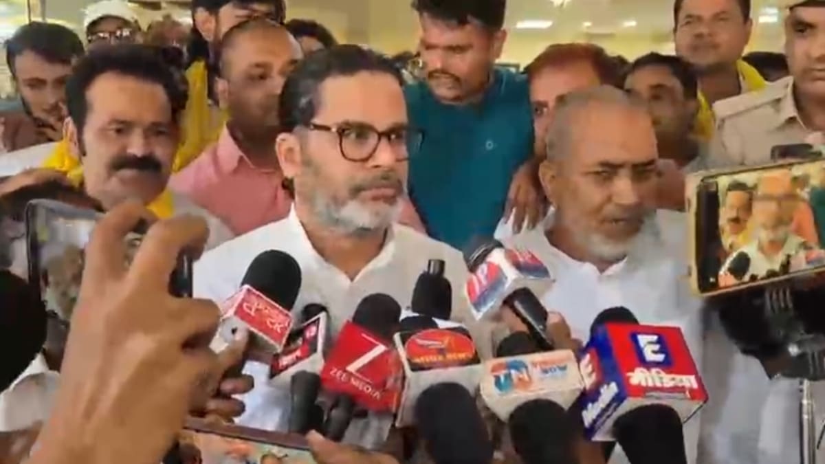 डस्टबिन घोटाले में तेजस्वी भी लपेटे में, PK बोले- खरीद की शुरुआत उनके कार्यकाल से हुई, मंगल पांडेय के साथ हो जांच