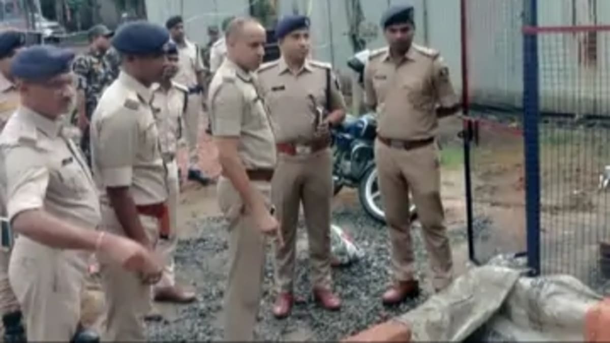 गयाजी में एक ही दिन में 14 पुलिसकर्मी निलंबित, लापरवाही और दबंगई पर एसएसपी का कड़ा एक्शन