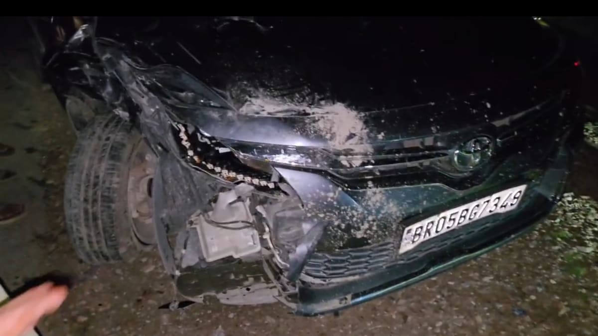 मोतिहारी में गैस लदे ट्रक और कार के बीच टक्कर में बाइक सवार दो लोगों की मौत, 2 की हालत गंभीर