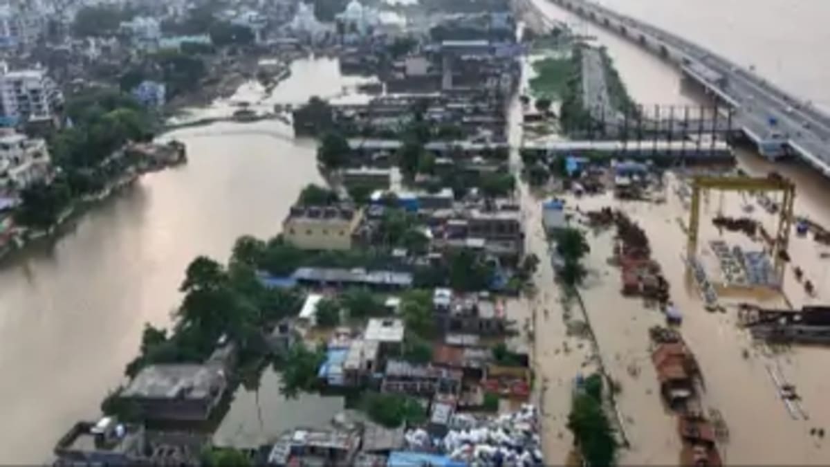 बिहार में बाढ़ का तांडव: 16 जिलों के 5 लाख लोग प्रभावित, गंगा और 8 नदियां उफान पर, पटना में मंडराया बड़ा खतरा
