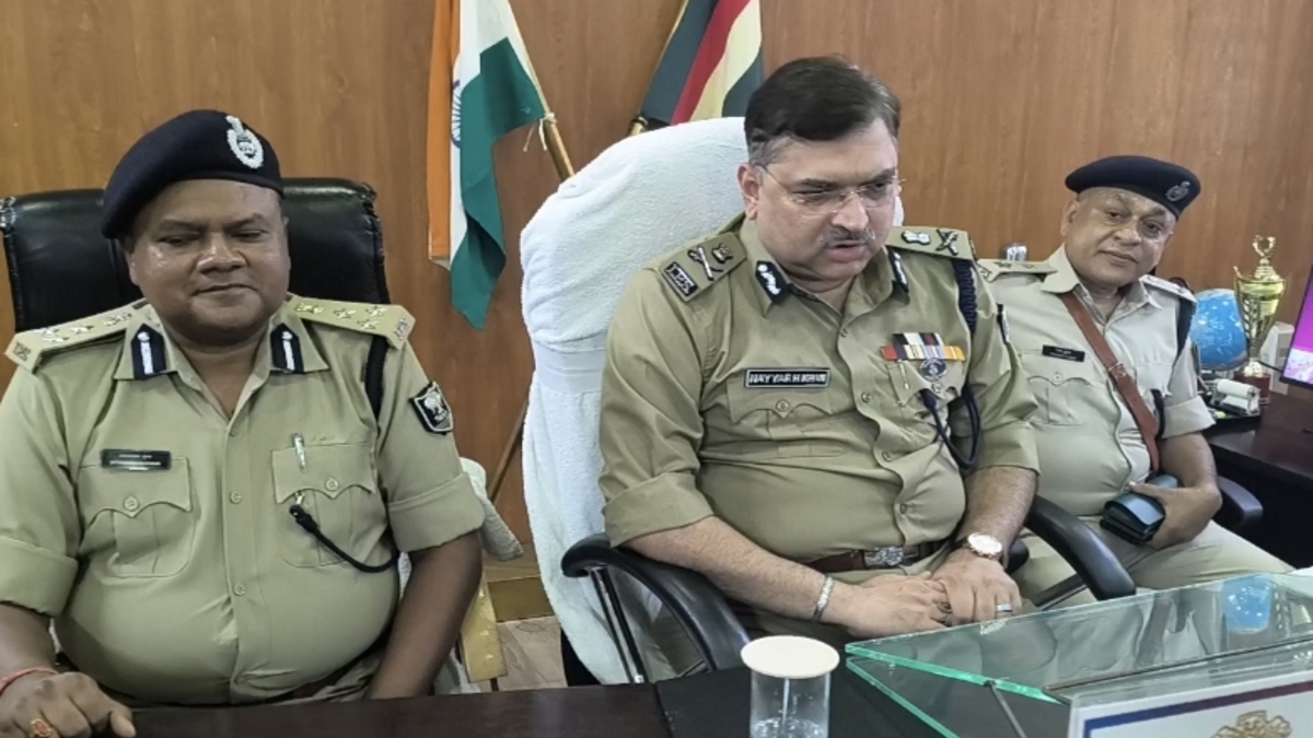 मुजफ्फरपुर में सिर्फ महिला जवानों को मिलेगी कमांडो ट्रेनिंग, 549 ट्रेनी से मिले एडीजी नैय्यर हसनैन खान
