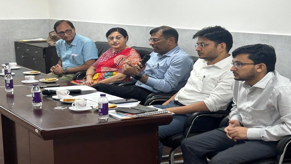 PMCH में सख्ती, अब डॉक्टरों को सुबह 9 से शाम 5 बजे तक रहना होगा अस्पताल में, आयुष्मान मित्रों की होगी तैनाती