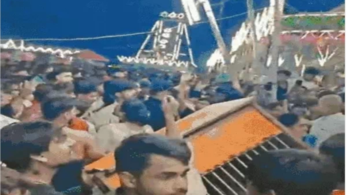 बेगूसराय मेले में झूले की बैरिकेडिंग टूटने से भगदड़, अफवाहों के बीच 10-15 लोग घायल
