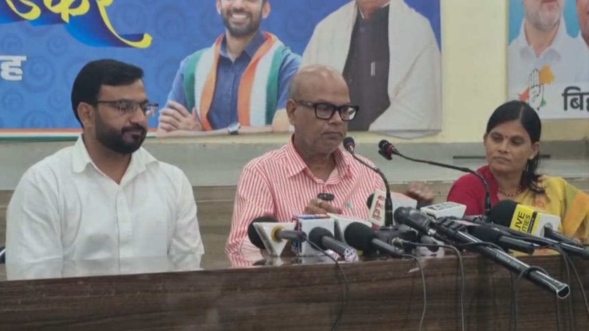 बिहार कांग्रेस में बगावत पर बड़ा एक्शन, प्रदर्शन में शामिल 29 नेताओं को थमाया गया कारण बताओ नोटिस