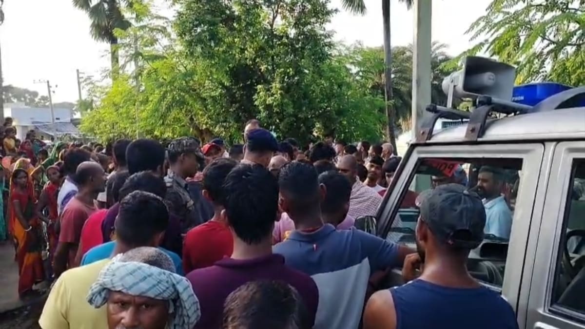 सड़क पर भरे गहरे पानी में डूबने से एक ही परिवार के 5 लोगों की मौत, ​खेत जाने के दौरान हुआ हादसा