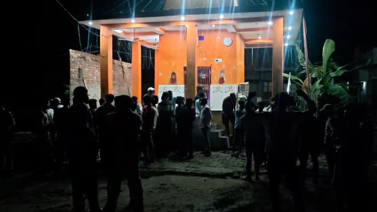 शिव मंदिर में शर्मनाक हरकत, पत्थरबाजी के बाद शिवलिंग के पास किया गंदा काम, CCTV में कैद पूरी करतूत