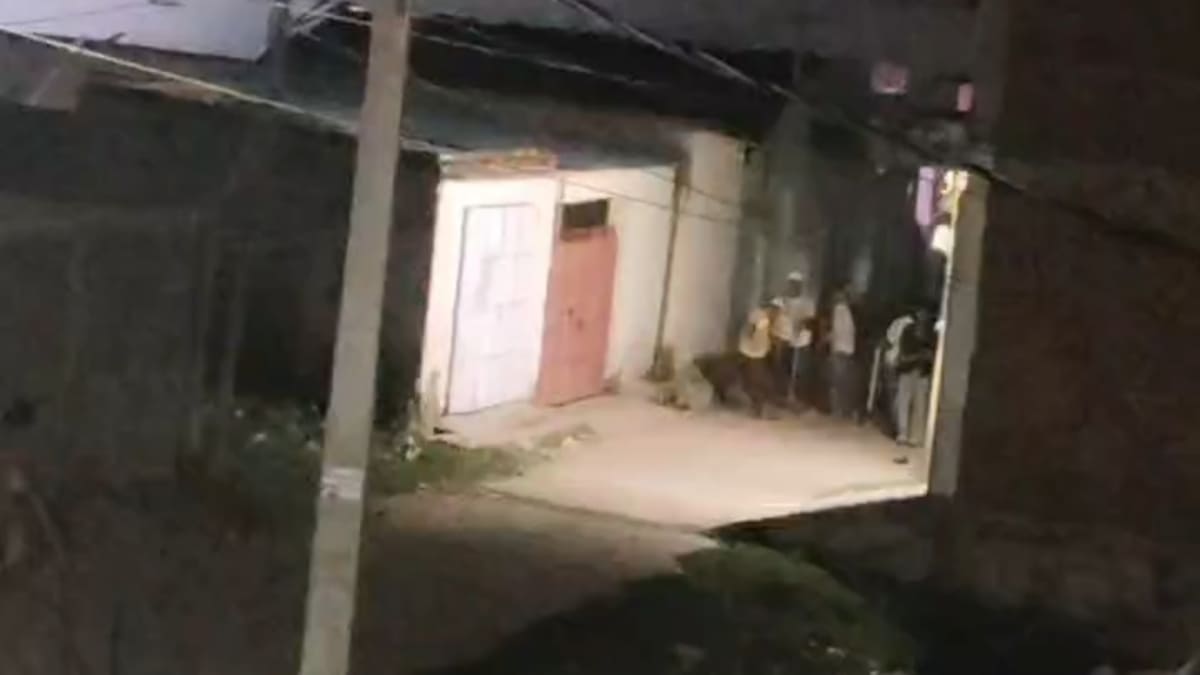 पटना के फतुहा के मकसूदपुर में दो पक्षों के बीच जमकर ईंट-पत्थरबाजी, दर्जनों घायल