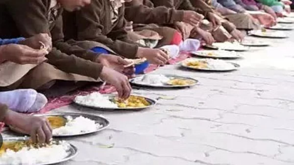 मिड-डे मील में मिली छिपकली, सहरसा में प्रिंसिपल सस्पेंड, 3 रसोइया बर्खास्त, 25 बच्चे बीमार