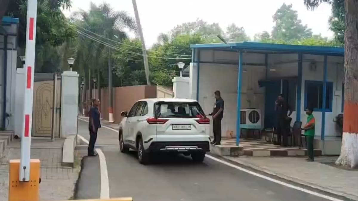 UCC और 18 सितंबर के महा-मंथन से पहले नीतीश कुमार के आवास पर दिग्गजों का जमावड़ा, मची राजनीतिक खलबली!