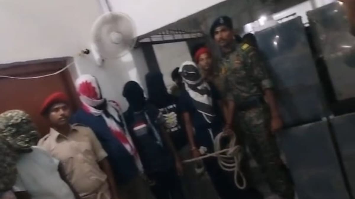 मधुबनी में आर्केस्ट्रा की आड़ में चल रहे काले कारोबार का पर्दाफाश, 40 नाबालिग बच्चियां रेस्क्यू