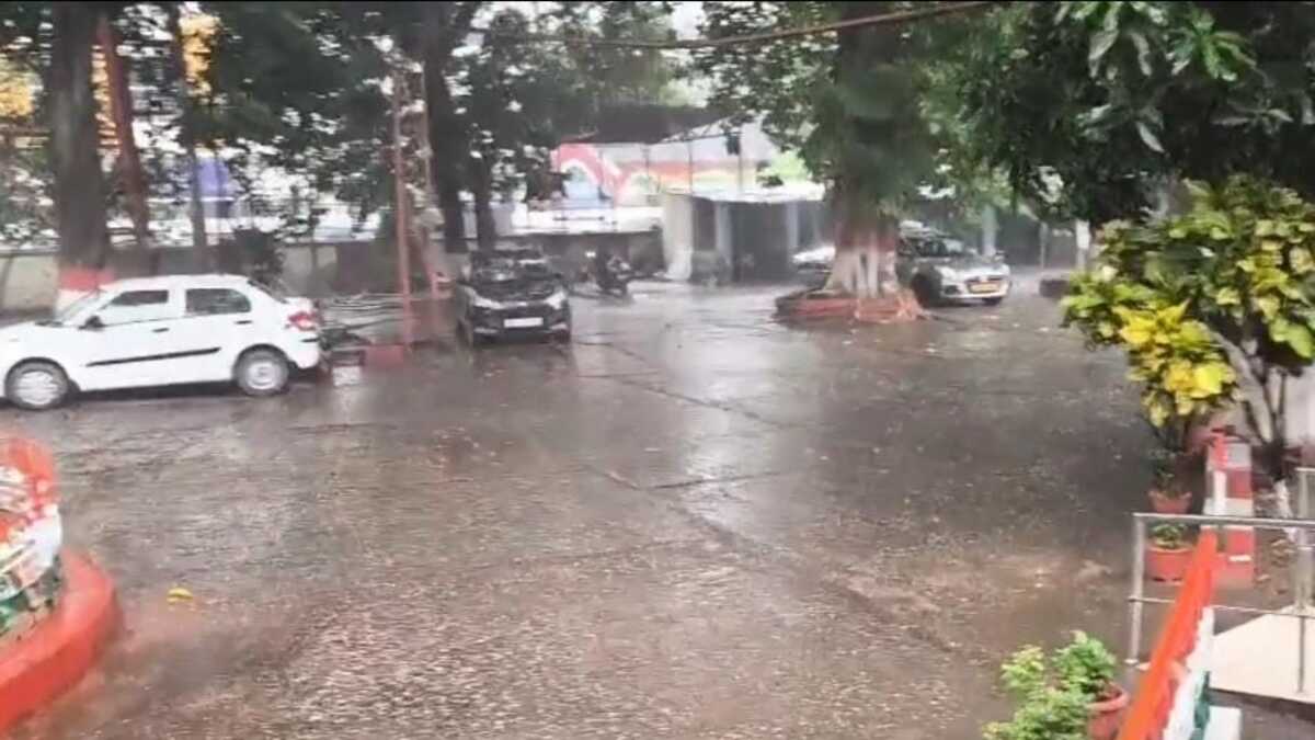 बिहार में आज 38 जिलों में बारिश का अलर्ट, 19 में ऑरेंज और यलो की चेतावनी