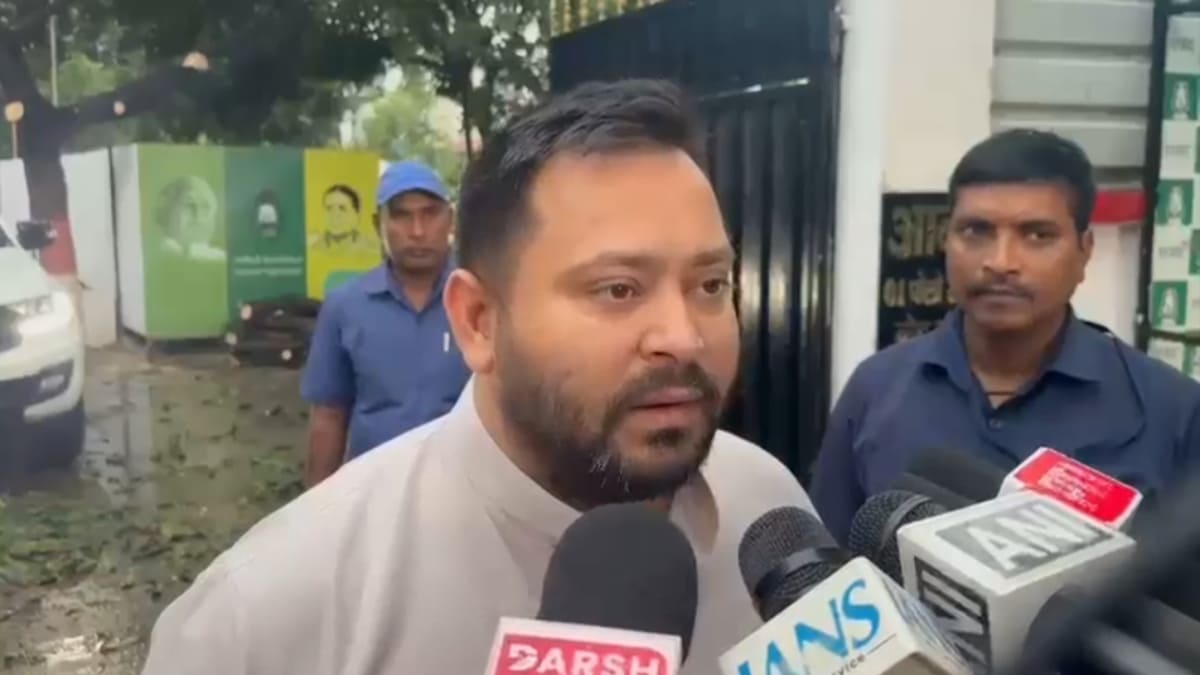 UPI से ATM तक, सेस से टैक्स तक, तेजस्वी बोले- यही है मोदी जी का डिजिटल इंडिया और कैशलेस इकोनॉमी!