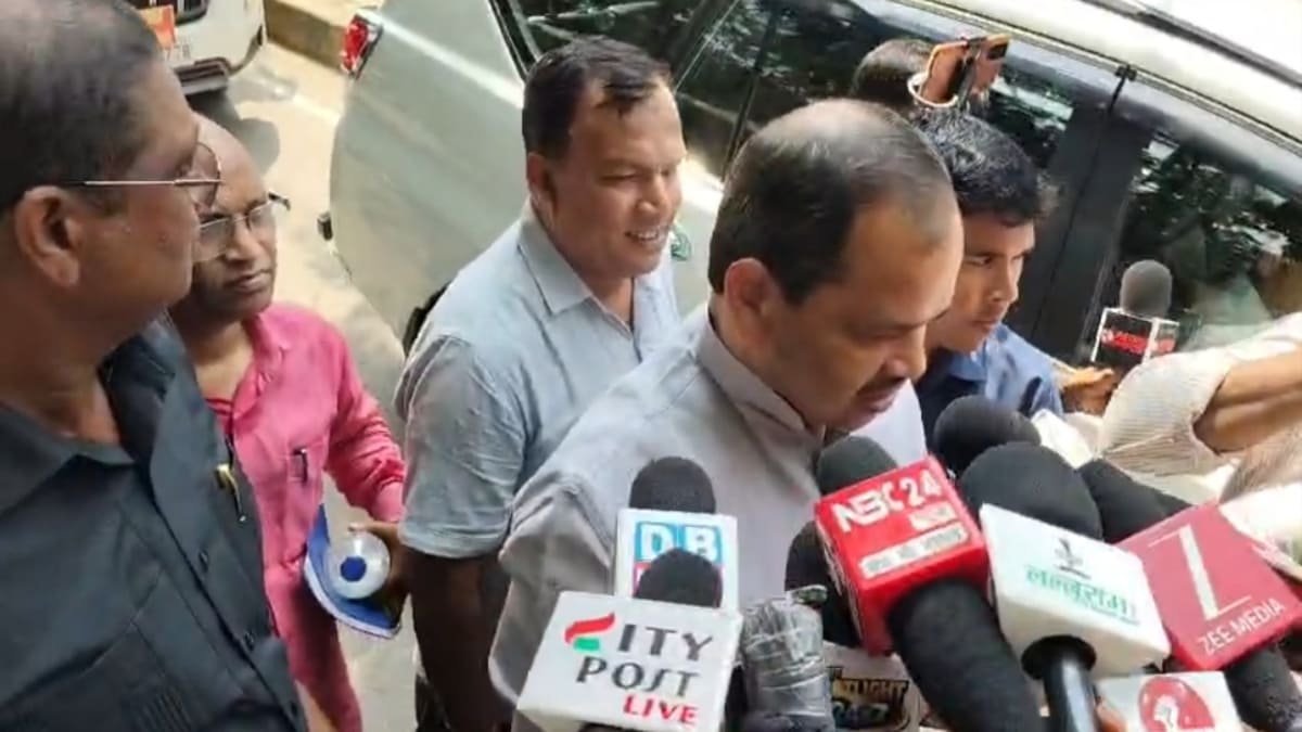 JDU में घमासान! स्नातक चुनाव से पहले बाहुबली अनंत सिंह के बागी तेवर, जानिए क्या बोले मंत्री बुलो मंडल