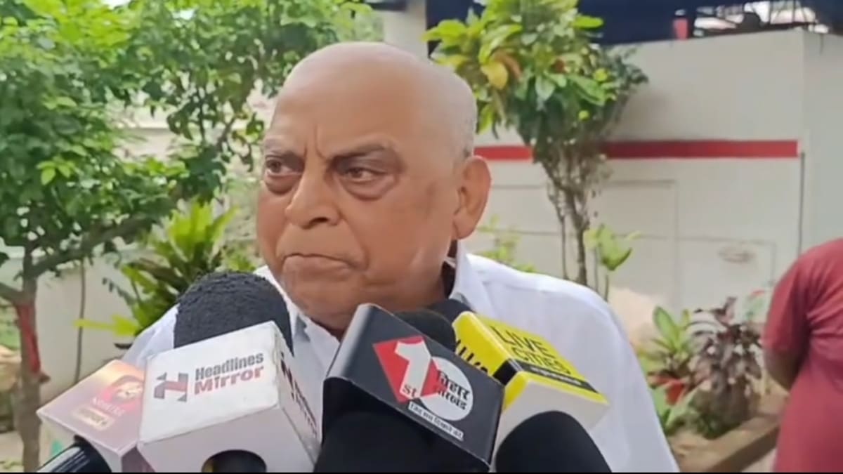 बिहार में जेडीयू के नेता आमने सामने, नीरज कुमार बोले- अनंत सिंह मेंटली हो गए डिस्टर्ब, बताया राजनीति का फर्जी व्यक्ति