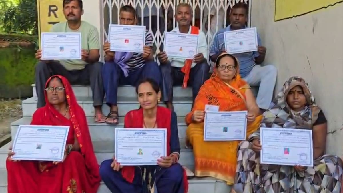 बिहार सरकार के पैक्स अभियानों को बड़ा झटका, पूर्वी चंपारण में 8 सदस्यों का एक साथ इस्तीफा