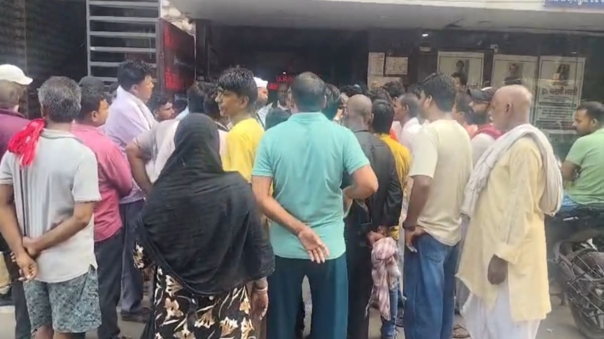 बेगूसराय में अंधाधुंध फायरिंग में नगर पार्षद के पति समेत दो गंभीर रूप से घायल, पुलिस की जांच जारी