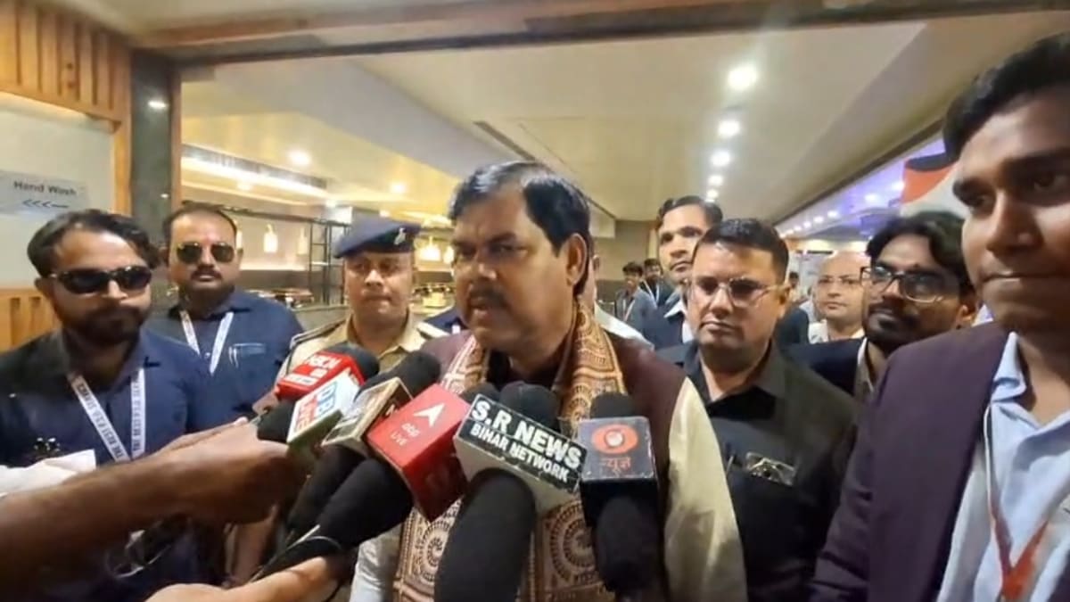 ​शिक्षा से वंचित जीविका दीदियों को मिलेगा 10वीं-12वीं की परीक्षा का अवसर: मंत्री मिथलेश तिवारी