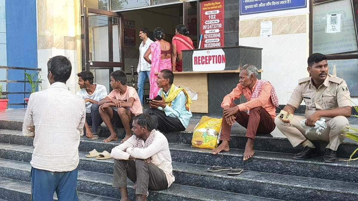 शौच के बाद नहर में पैर फिसलने से बच्ची की मौत, पोस्टमार्टम में देरी पर हंगामा