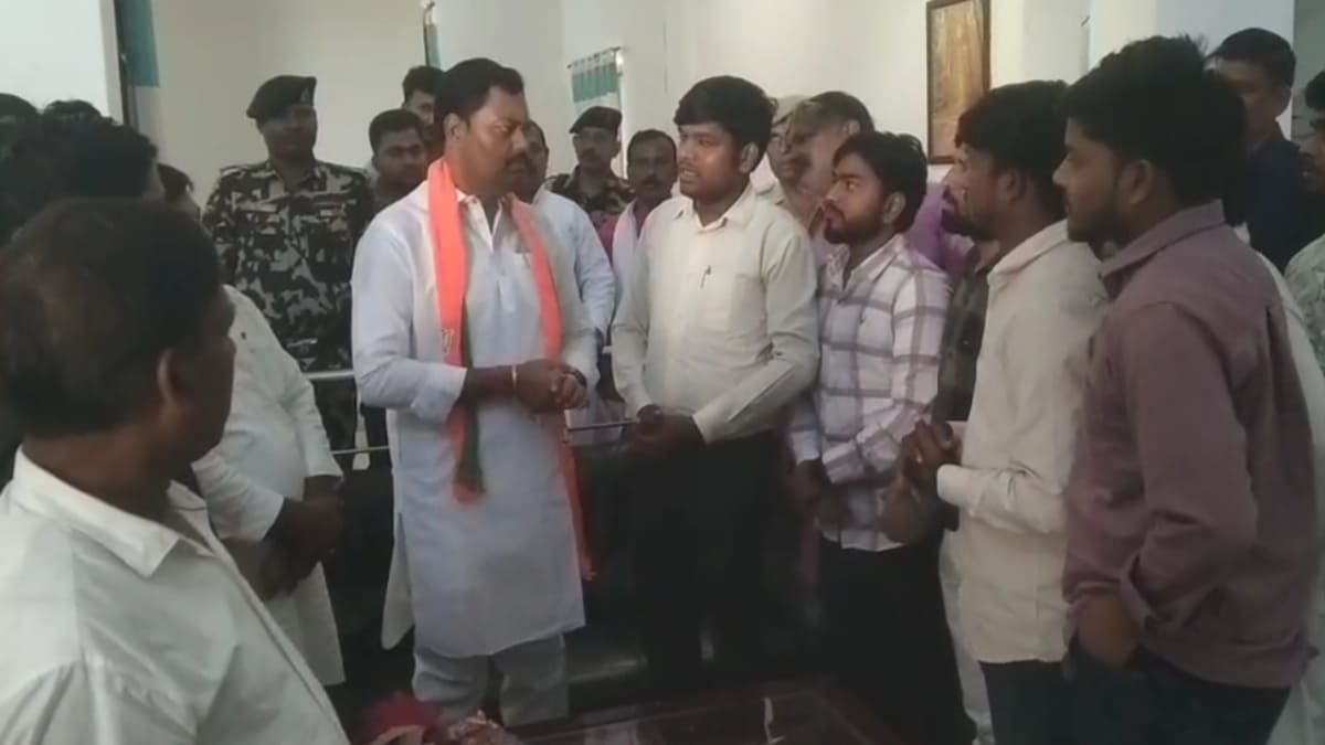 जमुई की घटना पर मंत्री लखेन्द्र रौशन का फूटा गुस्सा, बोले- मैं खुद निःशब्द हूं, किसी भी दरिंदे को बख्शेंगे नहीं!