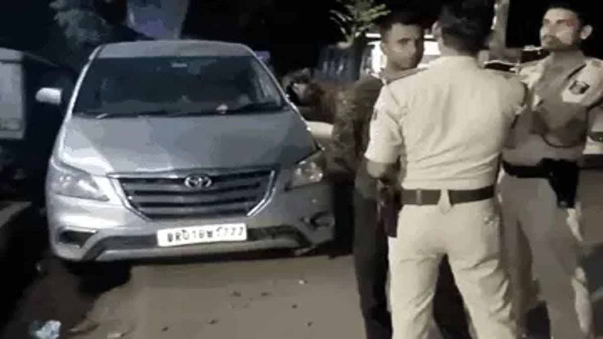 पटना में कैश के साथ गुजरात के तीन कारोबारी गिरफ्तार, 3 हजार करोड़ के हवाला नेटवर्क से जुड़ रहे तार
