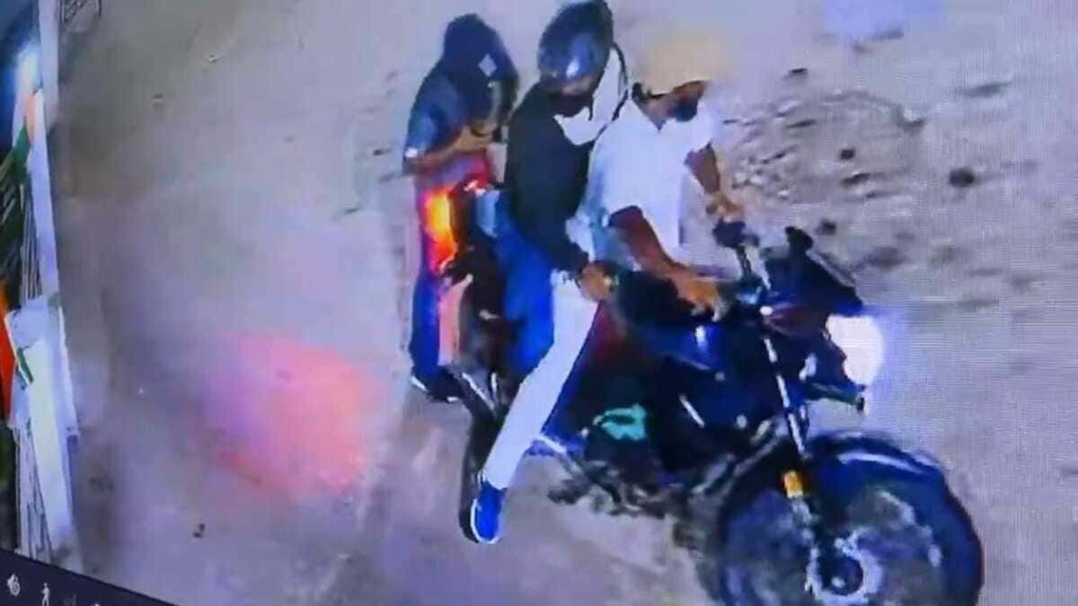 पटना में पार्षद पति पर बदमाशों ने बरसाईं ताबड़तोड़ गोलियां, निजी अस्पताल में चल रहा इलाज, जानें किसने क्या उठाए सवाल?