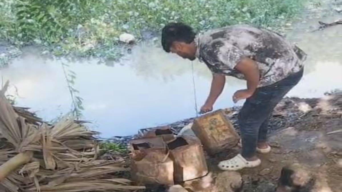 शराबबंदी के बीच कई लीटर शराब जब्त, 53 हजार से अधिक छापेमारी और 67 महिलाओं की गिरफ्तारी