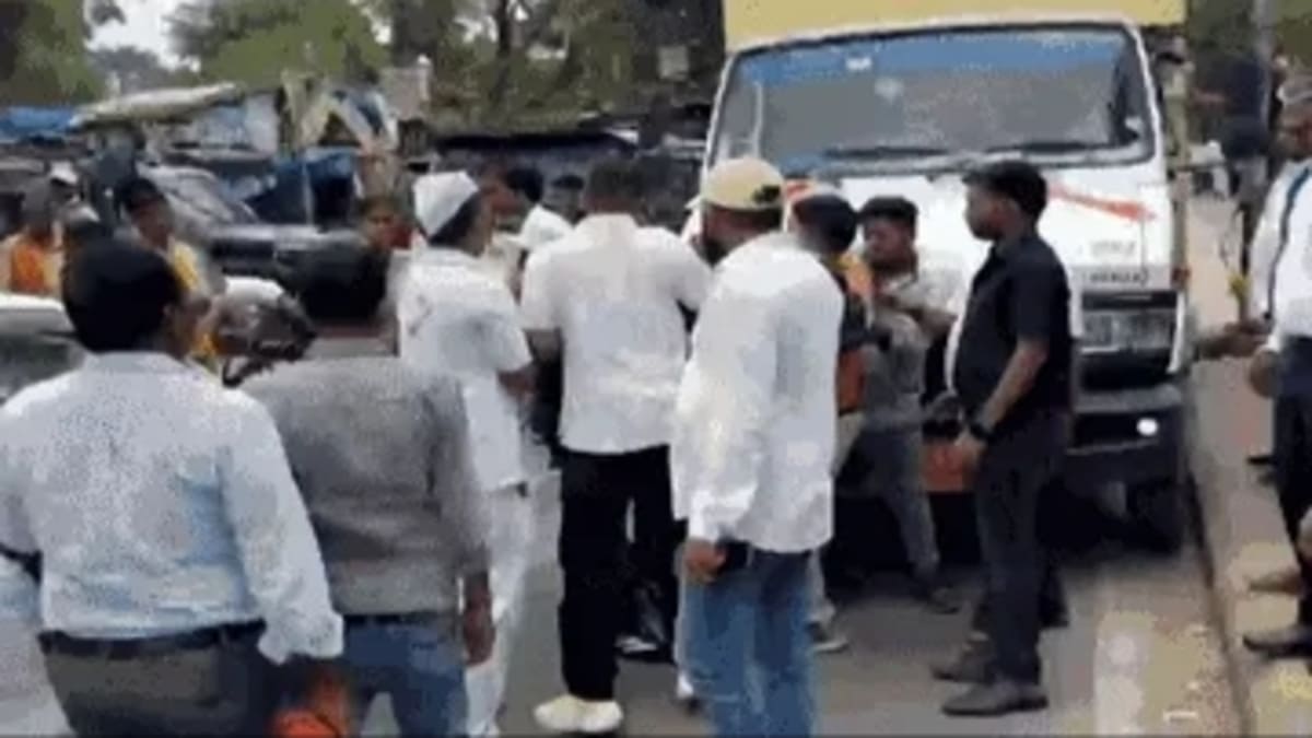 सांसद पप्पू यादव के समर्थकों पर वेलफेयर ऑफिसर से मारपीट का आरोप, 10 के खिलाफ FIR