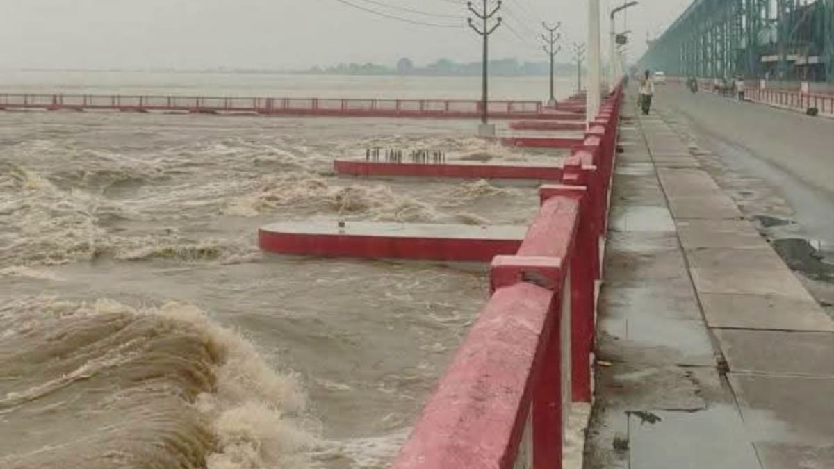 नेपाल में भारी बारिश और कोसी बराज से हाई अलर्ट, बिहार और तराई क्षेत्रों पर बाढ़ का खतरा मंडराया