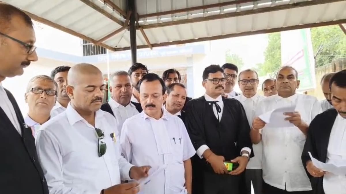 कोर्ट जा रहे वकील पर जानलेवा हमला, न्यायिक कार्य ठप करने की चेतावनी! प्रशासन को 48 घंटे का अल्टीमेटम