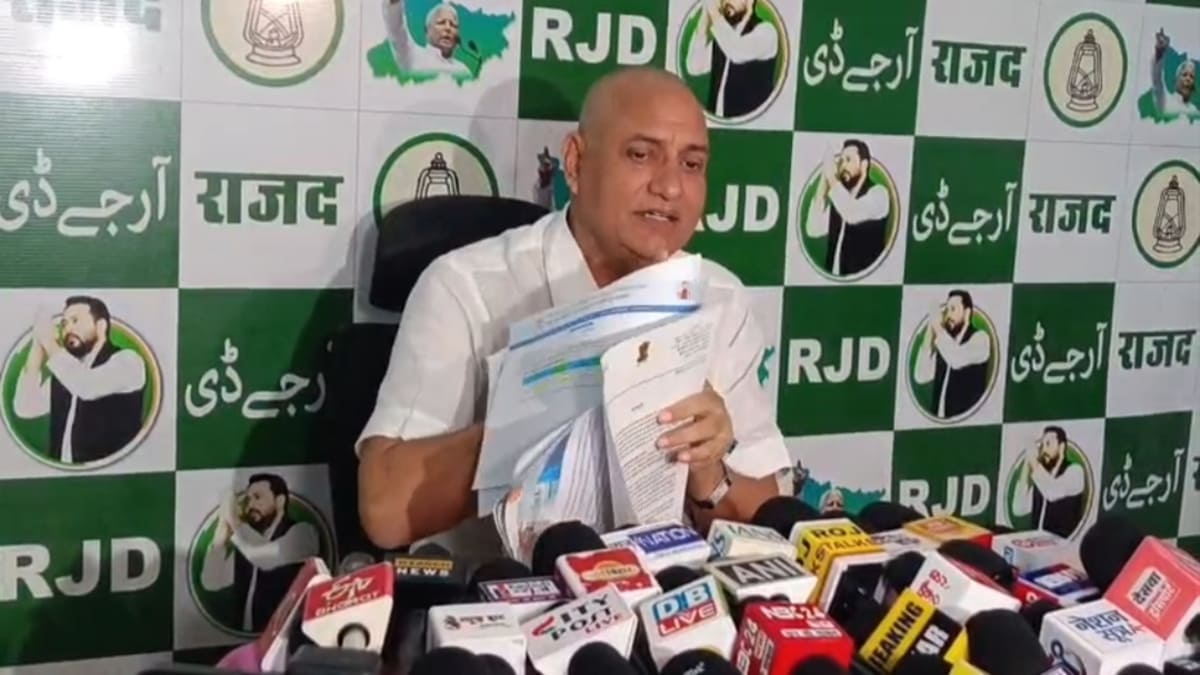 सुधाकर सिंह का बड़ा प्रहार, स्टूडेंट क्रेडिट कार्ड और SIR पर घेरी सरकार, चुनाव आयोग को भी लपेटा