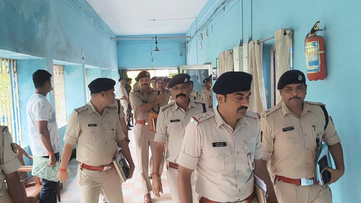 त्योहारों से पहले पुलिस का बड़ा एक्शन, IG ने नालंदा में की हाईलेवल बैठक, सुरक्षा के कड़े इंतजाम